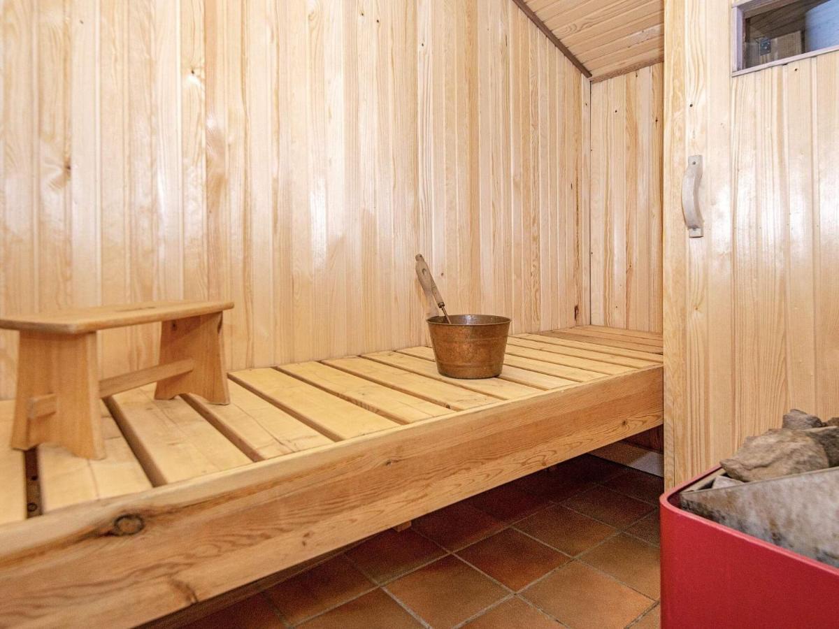 8 Person Holiday Home In Hejls Exteriör bild
